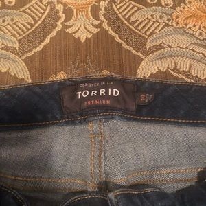 Torrid Capris